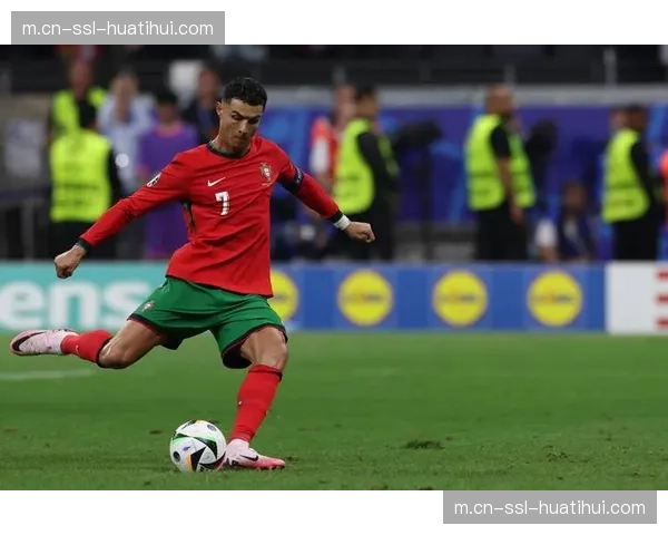 C罗确认美加墨为终极舞台 三月率葡萄牙远征北美热身赛 C罗确认美加墨为终极舞台 三月率葡萄牙远征北美热身赛